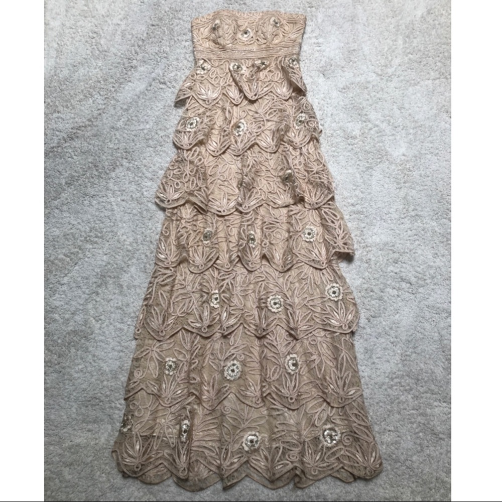 Sue Wong beaded and lace tiered gown 🧡